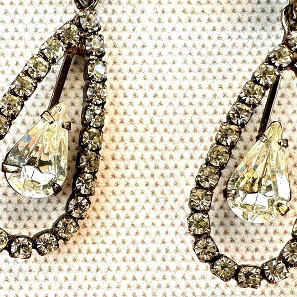 Vintage Rhinestone Dangle Earrings for Pierced Ears Silver Tone - Picture 5 of 10